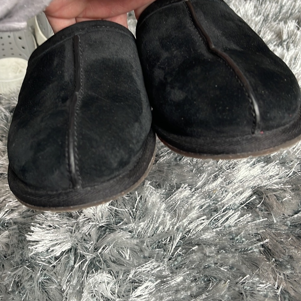 Ugg Slipper - Picture 10 of 11
